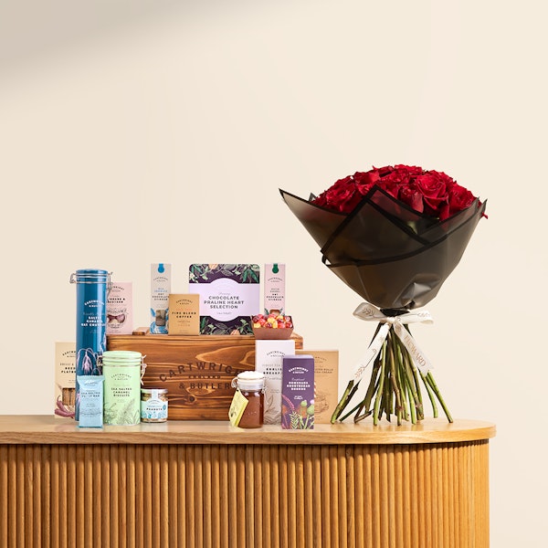 Cartwright & Butler The Swaledale Hamper | Red Roses Bouquet