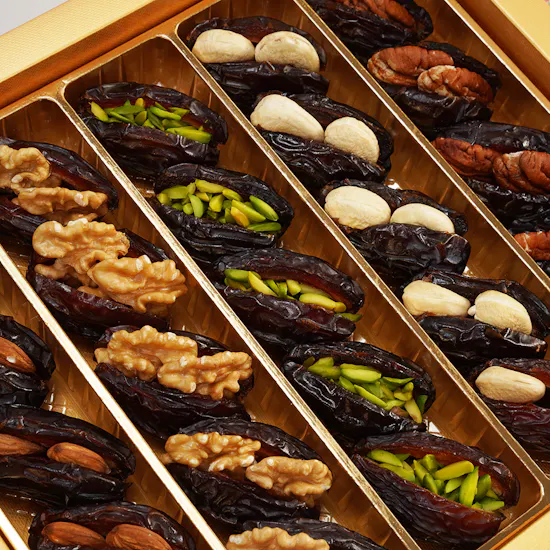Sinwan Majdool Stuffed Dates Box 25 Pieces | Roses