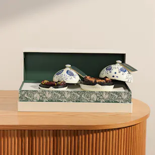 Bonbonniere Pistachio Rose and Pecan Crunch Stuffed Dates Gift Set