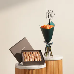 Levo Crepe Dentelle Medium Chocolate Box | Father's Day Flower Bouquet
