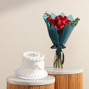 Floward Hajj Celebration Classic Cake | Timeless Flowers Floward Hajj Celebration Classic Cake | Timeless Flowers