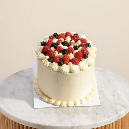 Floward Strawberries and Blueberries Sponge Cake