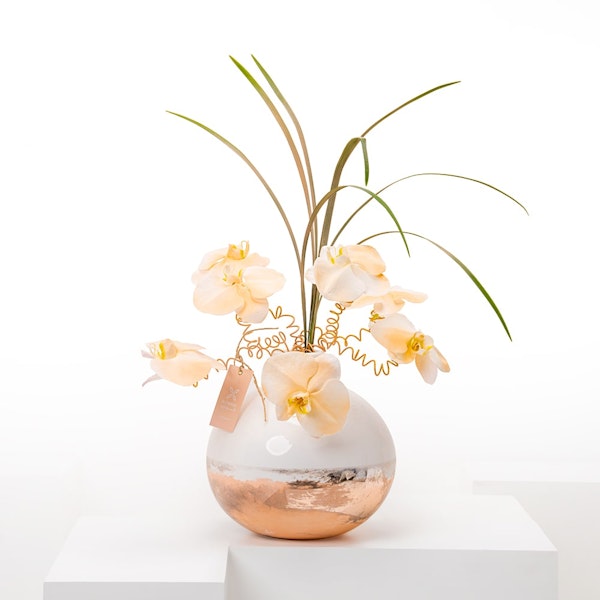 Elegant Peachy Orchid Vase Floward Abu Dhabi