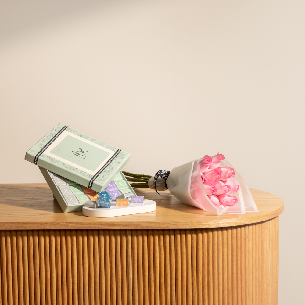 Medium Chocolate Box | Pink Roses