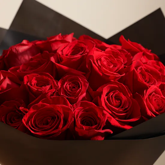 Romantic Crimson Roses Bouquet | 35 Flowers