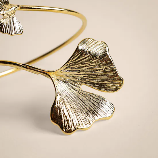 Lynyer Twisted Flora Pearl Gold Plated Bracelet