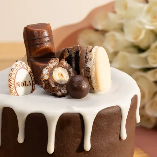 Nola Kinder Bueno Bomb Small Cake | Love Flowers