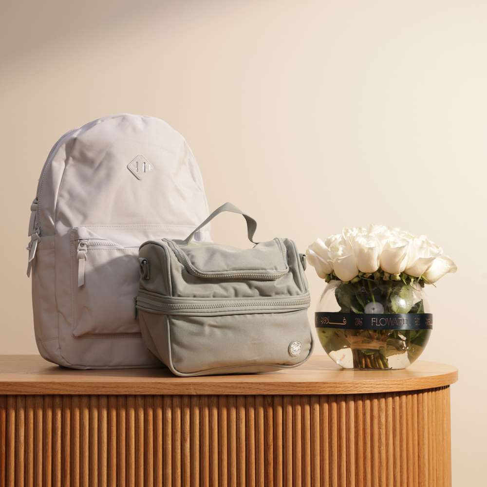 حقيبة ظهر كلاسيك و حقيبة غداء اتريوم من جرير | فازة زهور