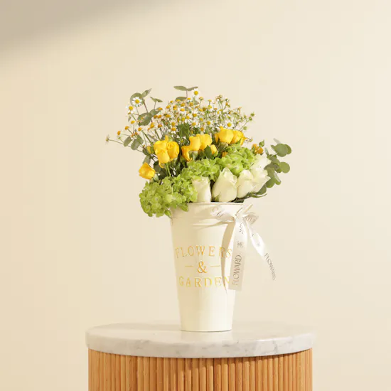 Garden Paradise Flower Vase