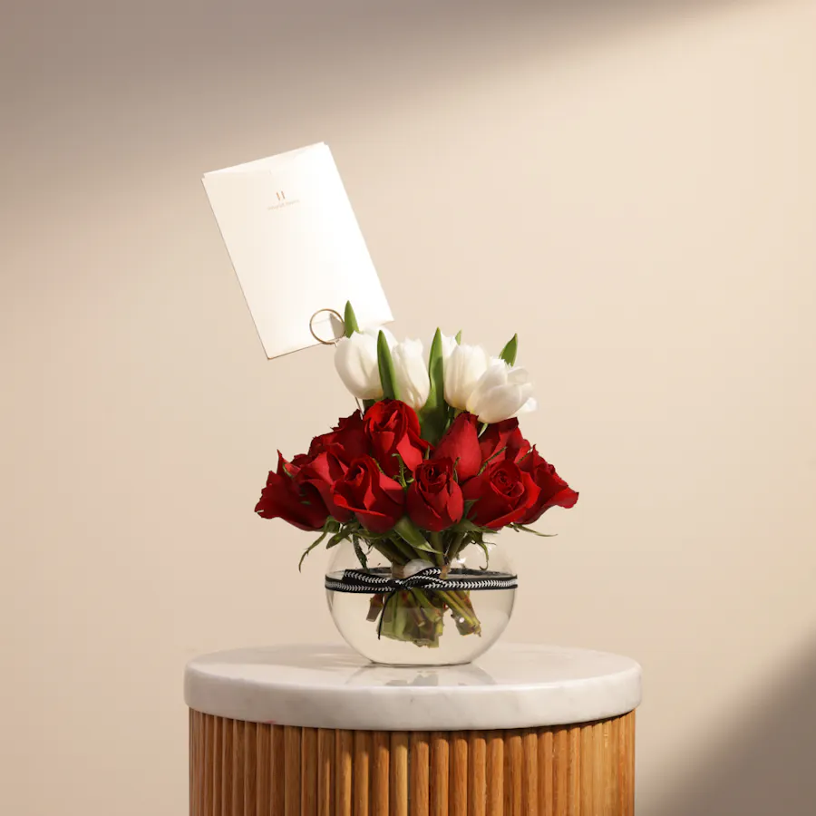 Pauseaway Romantic Getaway Voucher | Flower Beauty 1