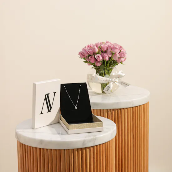 AV Jewelry Luxury Women Necklace | Stunning Flowers Vase