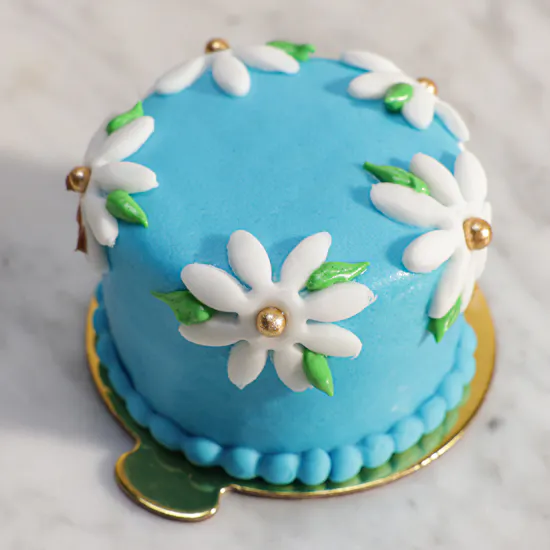 Floward Blueberry Flowers Cake