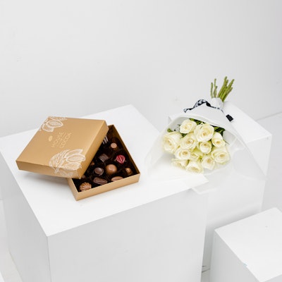 House of Cocoa Small Chocolate Box with White Roses