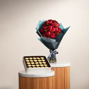 Kaek Blady Kaek Semolina with Pistachio | Red Roses Kaek Blady Kaek Semolina with Pistachio | Red Roses