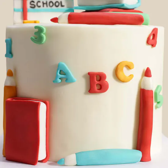 Floward Welcome Back to School Cake