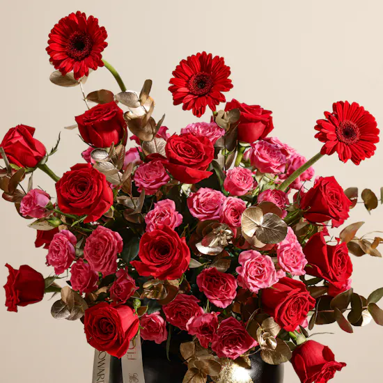 Golden Scarlet Flower Vase