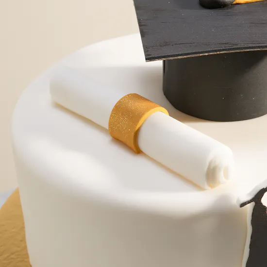 Floward Graduation Cap Cake