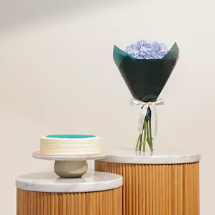 Munch Bakery Blue Velvet Cake | Distinctive Charm Flowers Bouquet