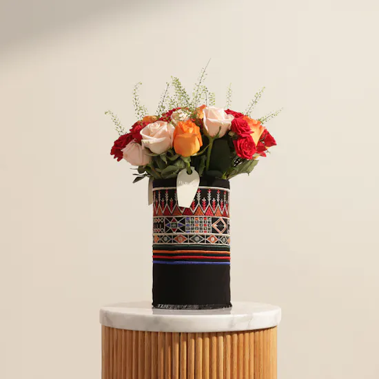 Desert Threads Roses Vase