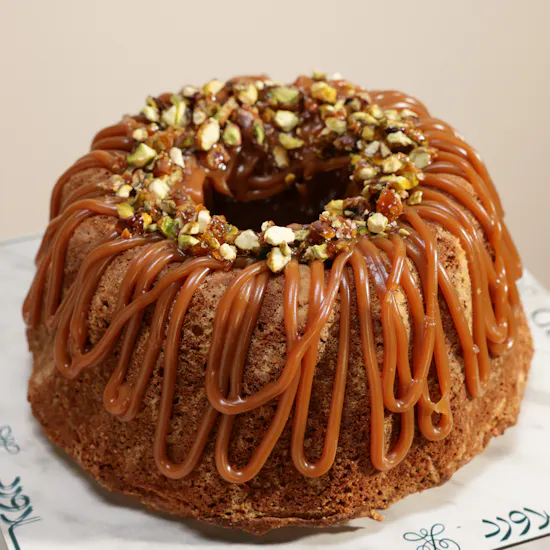 Floward Caramel and Pistachio Unique Cake
