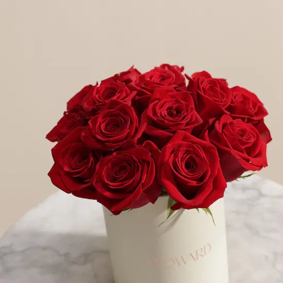Mister Baker Emirati Women's Day Cake | Inspiring Rose Box