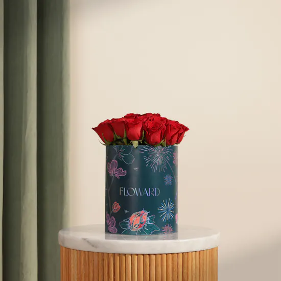Crimson Red Rose Box | 25 Flowers