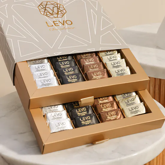 Levo Chocolate Box | Delicate Flower Bouquet