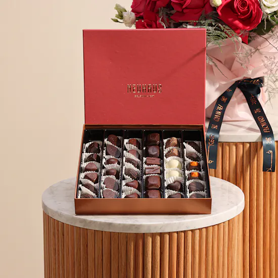 Neuhaus Large Prestige Gift Box | Pretty Bouquet
