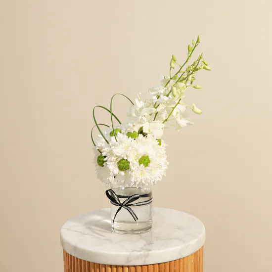 White Elegance Flowers Vase