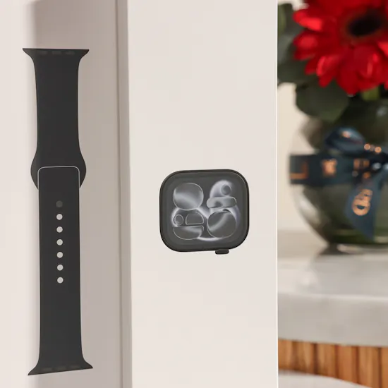 Apple Watch Series 11 GPS Jet Black 42mm Aluminum | Lush Aura Flower