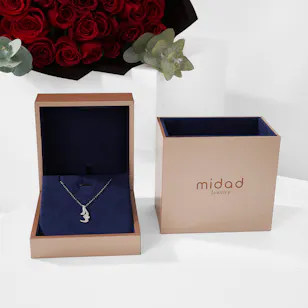 Midad Hob Gold and Diamond Small Necklace | 50 Red Roses Midad Hob Gold and Diamond Small Necklace | 50 Red Roses