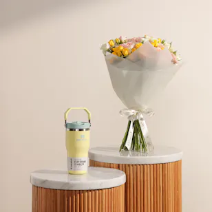 Stanley Classic IceFlow™ Flip Straw Grapefruit Tumbler | Stunning Bouquet