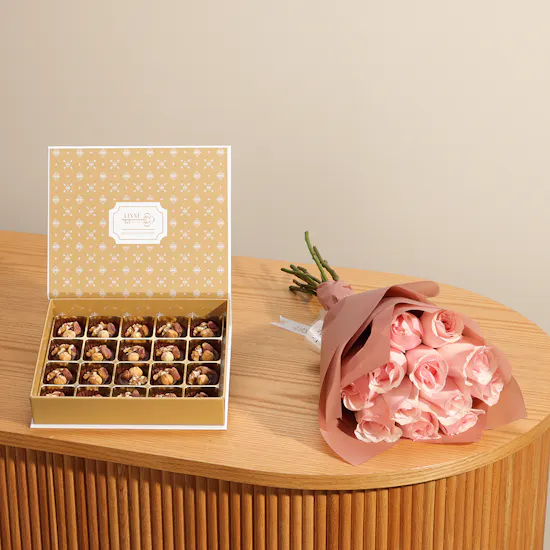 Linne Suger Free Dark Chocolate with Nuts Box | Royal Flowers Bouquet