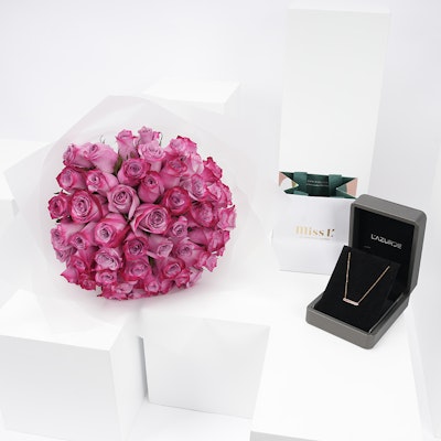 L'Azurde Necklace & 50 Roses