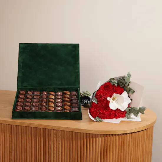 Fuala Velvet Chocolate Box | Red Carnation