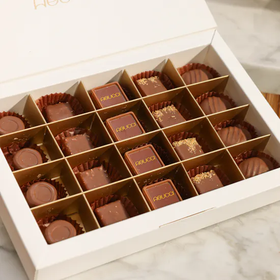 Abucci Classic Chocolate Box | Timeless Charm Flowers Vase