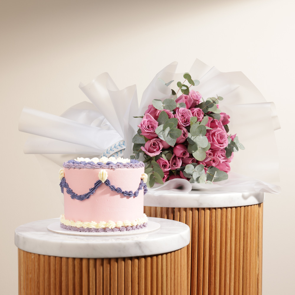 كيك فانيليا كرسبي من كرامبلز | جوري بنفسجي