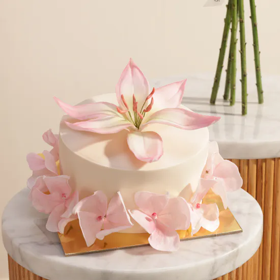 Floward Pink Lily Cake | Spark Flower Bouquet