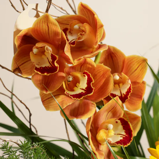 Amber Charm Flower Vase