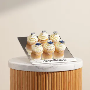 Floward Graduation Cupcakes