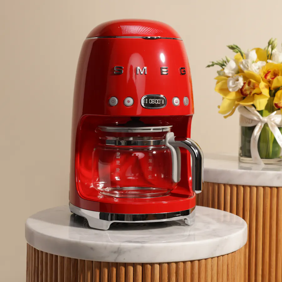 Smeg 50's Style Red Drip Filter Coffee Machine | Charming Flower Vase 4