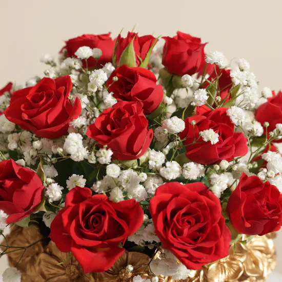Red Whisper Baby Rose Vase
