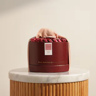 Hanoverian Pecan Chocolate Red Box