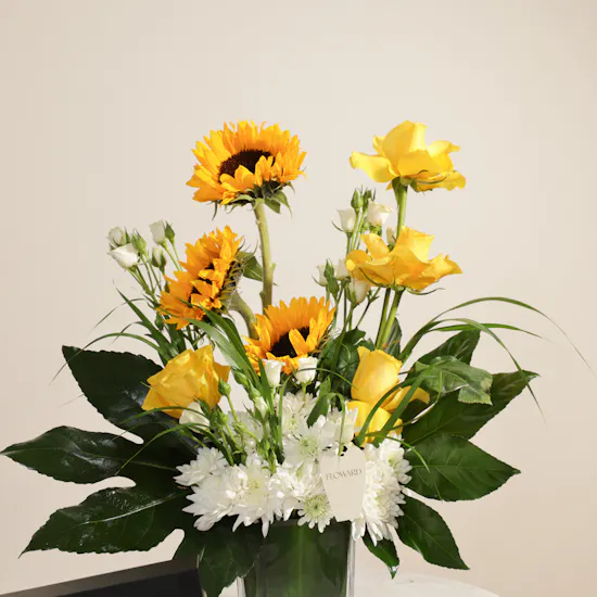 Bostani Chocolates Elegant Box | Radiant Charm Flowers Vase