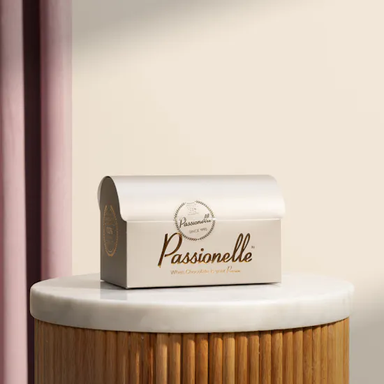 Passionelle Deluxe Chocolate Box