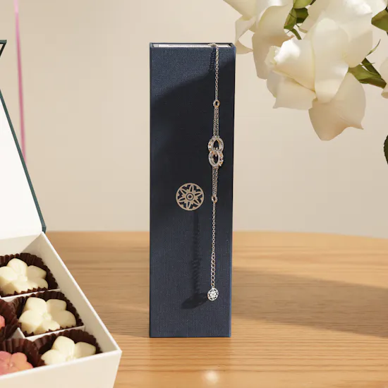 Sweet Charm Omani Women’s Day Gift Set