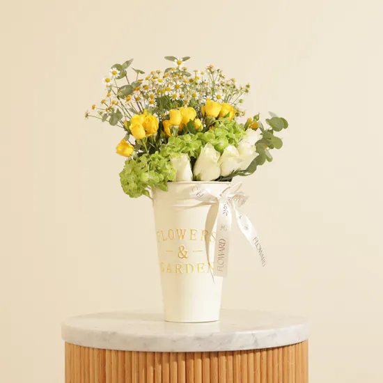 Garden Paradise Flower Vase