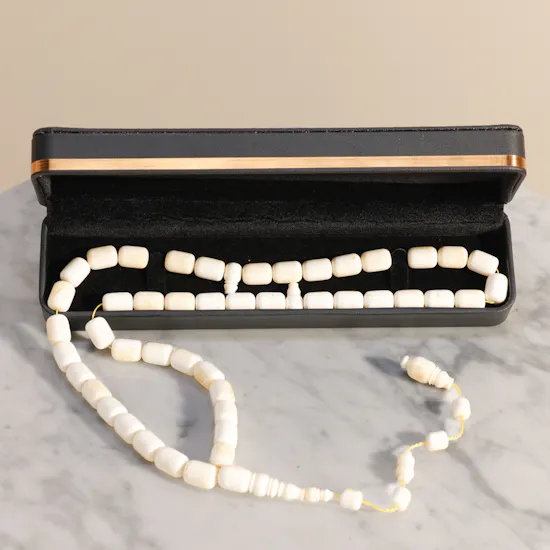Floward White Mestika Rosary