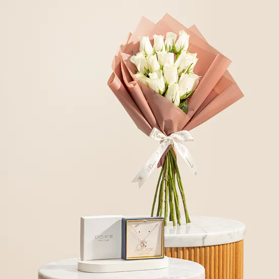 L’azurde Letter E Gold Necklace | Radiant Charm Bouquet