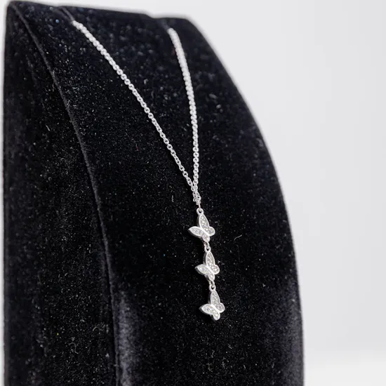 Felizmoda Butterfly Silver Necklace | 20 White Bouquet